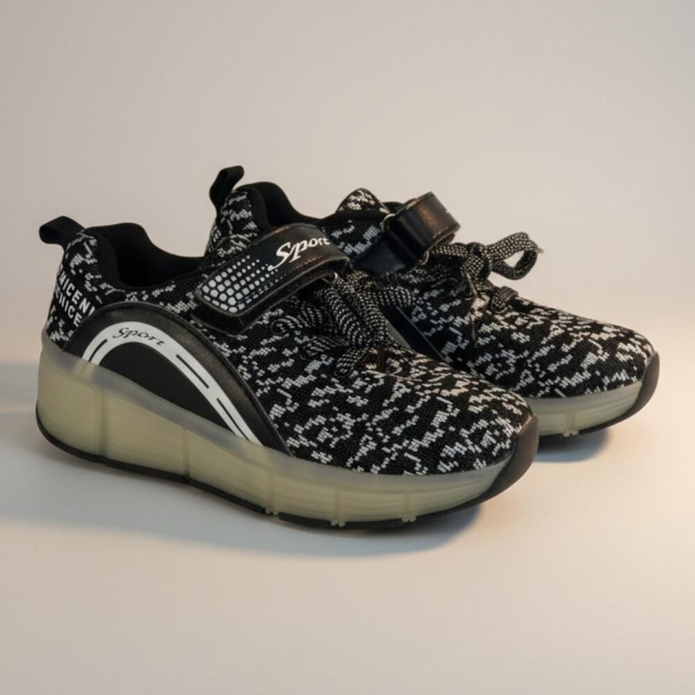 Sport Kids Light Up Roller Skate Shoes Removable Wheel Sneakers Black Size 3